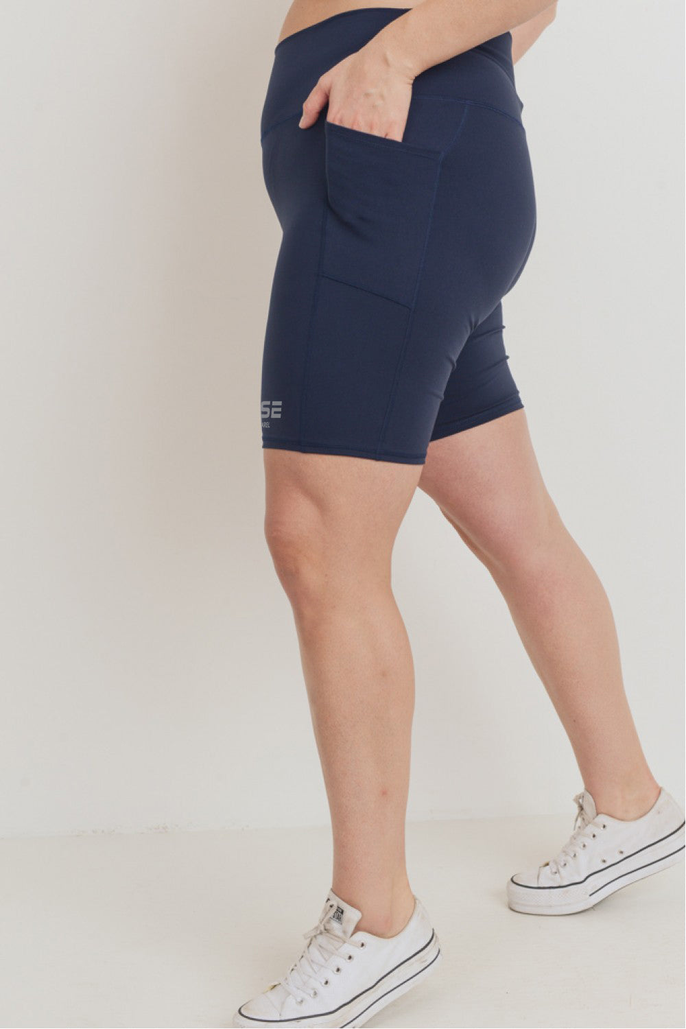 Plus- Tapered Band Essential Bermuda Highwaist Short