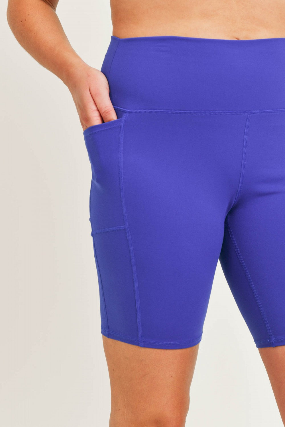 Plus- Tapered Band Essential Bermuda Highwaist Short
