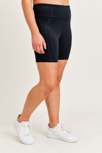 Plus- Highwaist biker shorts with side pockets