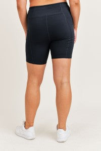 Plus- Highwaist biker shorts with side pockets
